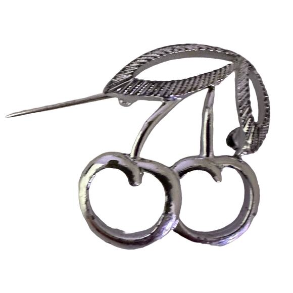Silver Tone Double Cherry Brooch Pin Signed‎ Sarah Coventry Silver Tone Vintage - Picture 9 of 9